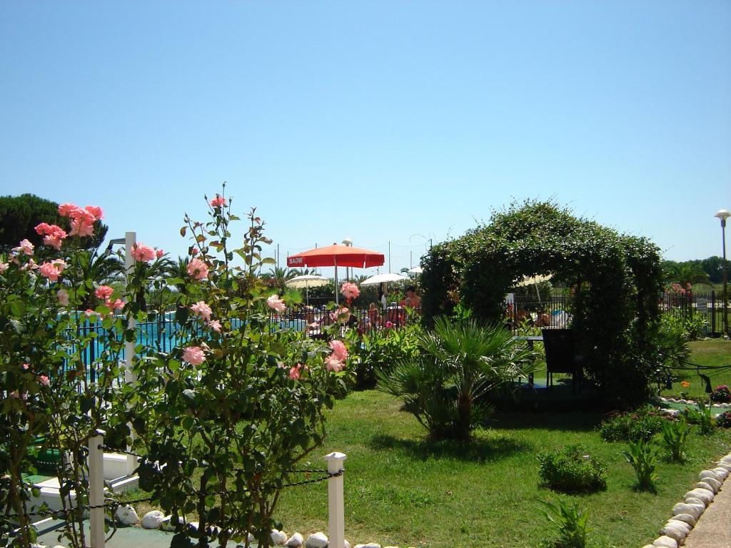 Elena Club Resort Сильви-Марина Экстерьер фото